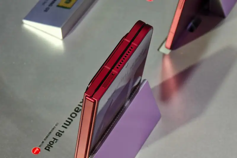 Xiaomi 18 Fold opened up