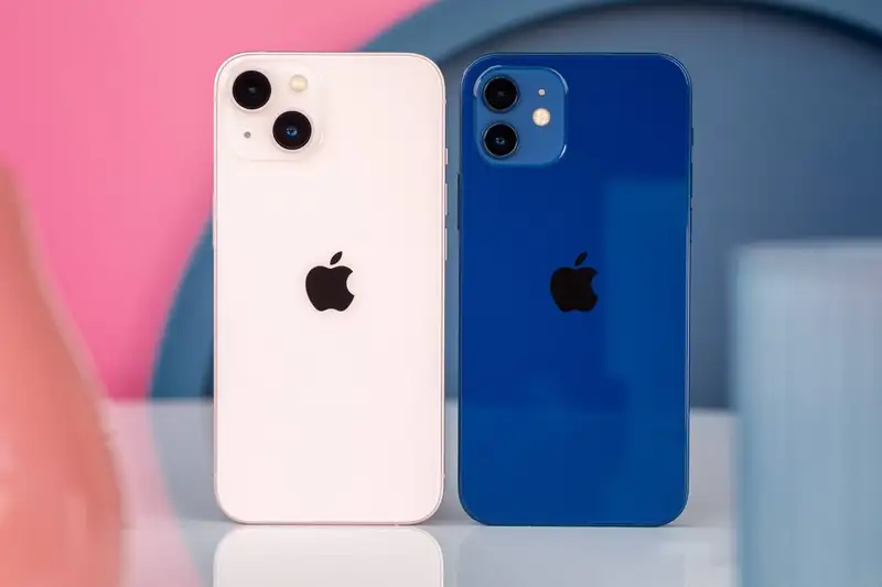 iPhone 13 in retail environment