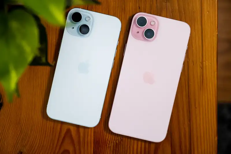 iPhone 15 dynamic island view