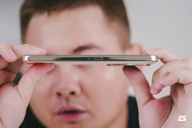 HONOR X80 Pro Max camera module close up