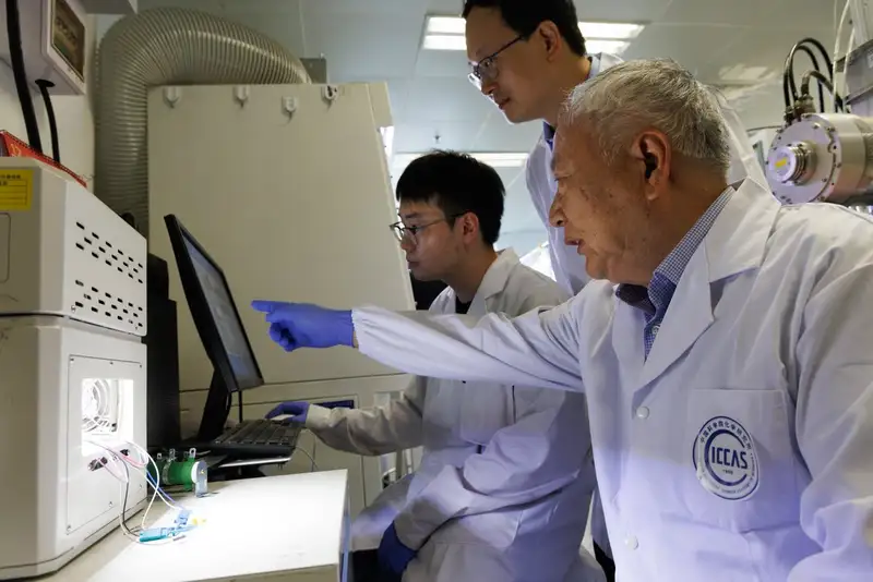 Tandem Solar Cell Research in Lab